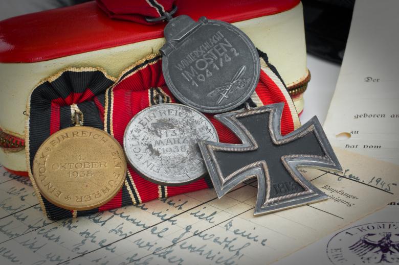 Free stock image of Ostmedaille Medals created by Pixabay
