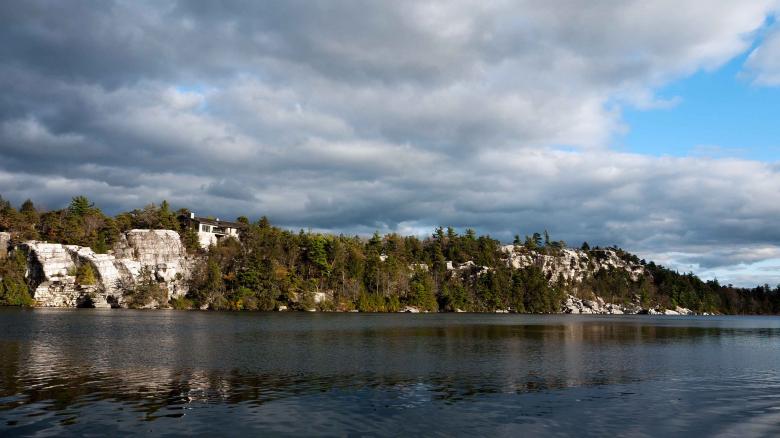 Free stock image of Lake Minnewaska created by Eric Yuen