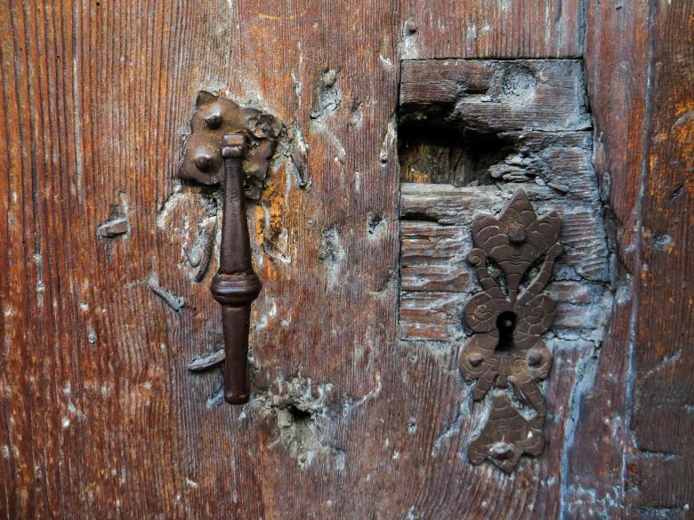 Free stock image of Old Wooden Door created by Pixabay