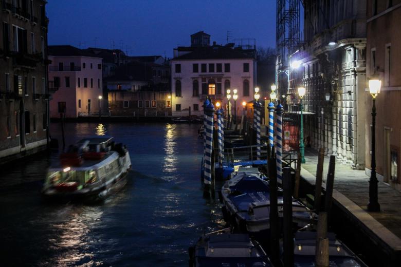 Free stock image of Channel through the City created by Pixabay