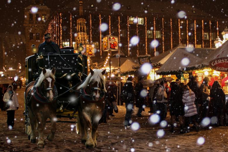 Free stock image of Christmas Market created by Pixabay