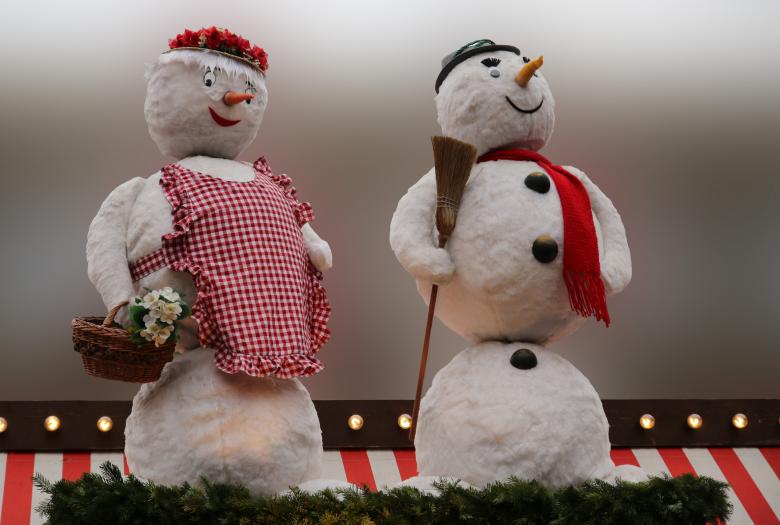 Free stock image of Snowmen in Winter created by Pixabay