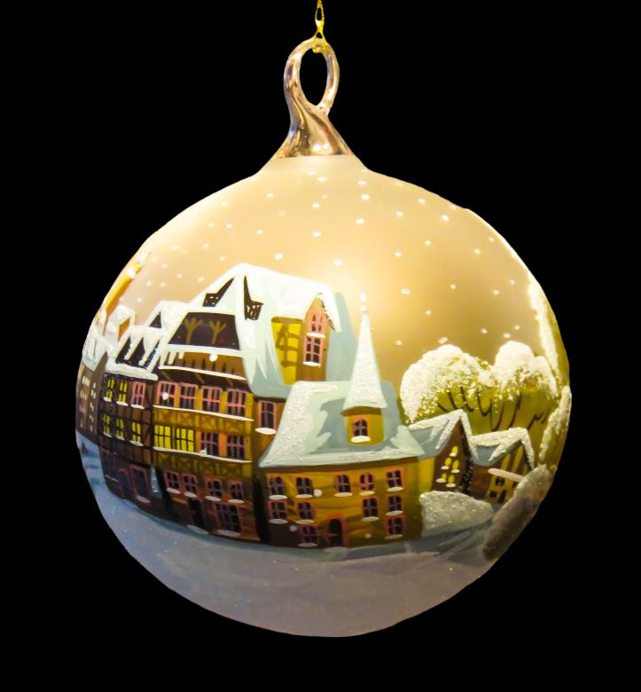 Free stock image of Christmas Bauble created by Pixabay