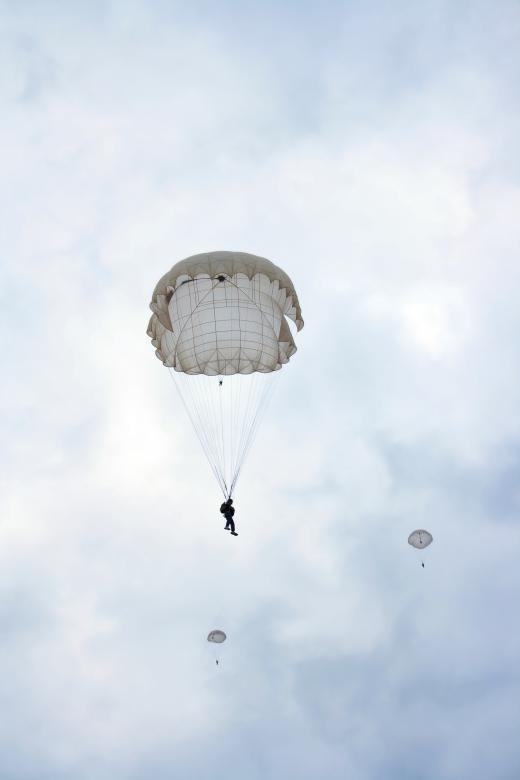Free stock image of Skydivers  created by 2happy
