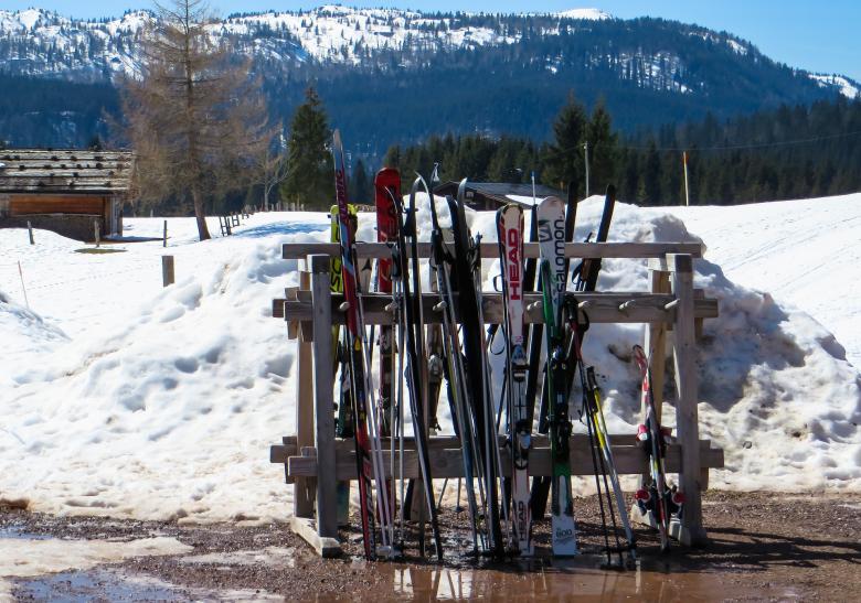 Free stock image of Skiing Area created by Pixabay