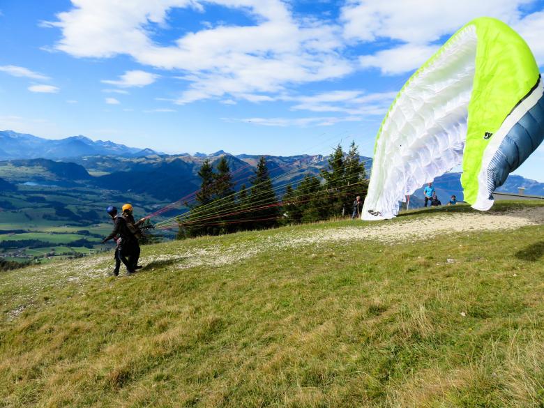 Free stock image of Paragliding Exercise created by Pixabay