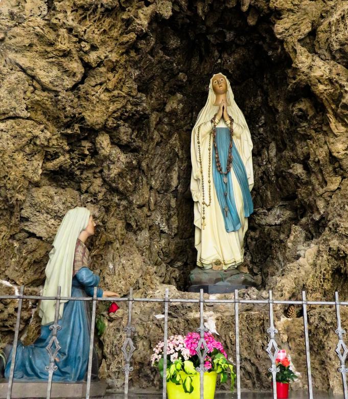 Free stock image of Madonna Sculpture created by Pixabay