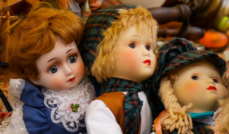 Free stock image of Dolls in the Shop created by Pixabay
