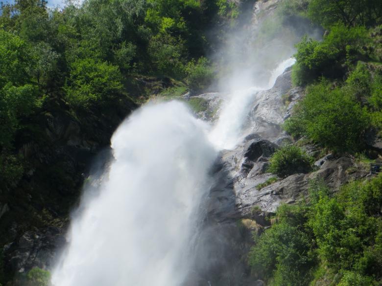 Free stock image of Wild Waterfall created by Pixabay