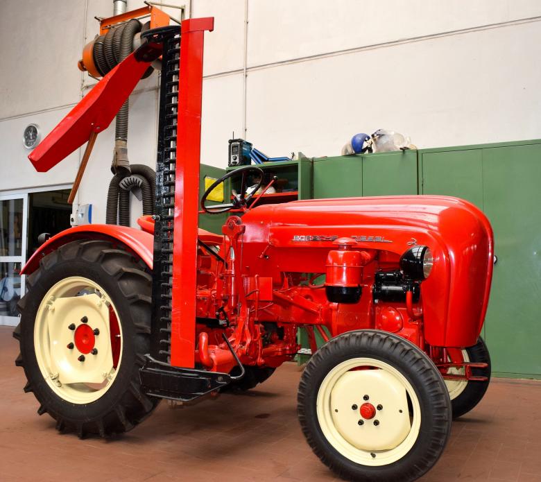 Free stock image of Porsche Tractor created by Pixabay