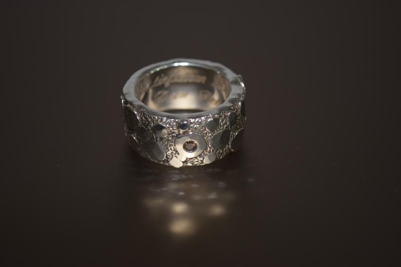 Free stock image of Silver Ring created by Pixabay