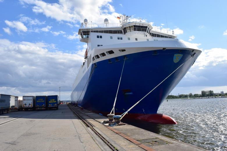 Free stock image of Ship on the Port created by Pixabay