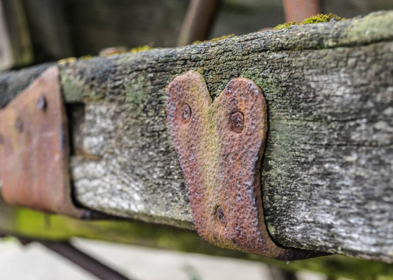 Free stock image of Iron n Wood created by Pixabay