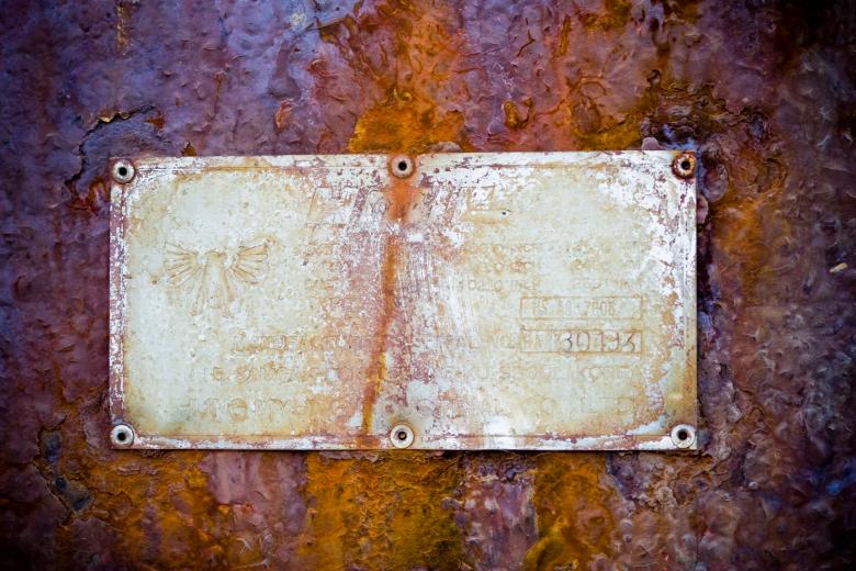 Free stock image of Rusted Sign on Metal Background created by Bjorgvin