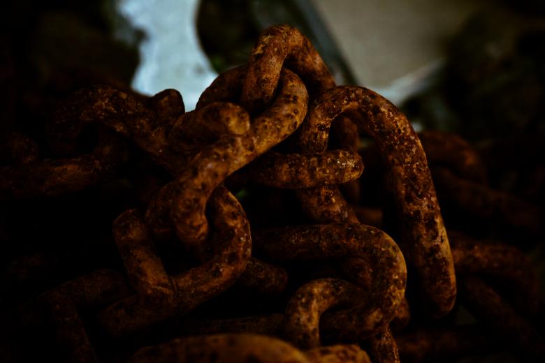 Free stock image of Twisted Rusty Chain created by Bjorgvin