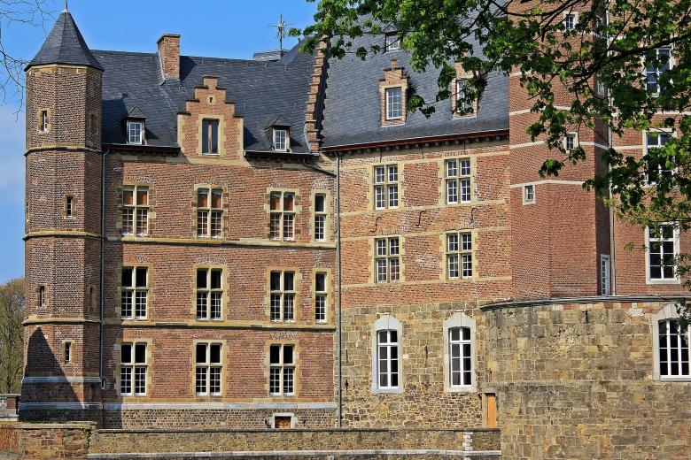 Free stock image of Old Castle Building created by Pixabay