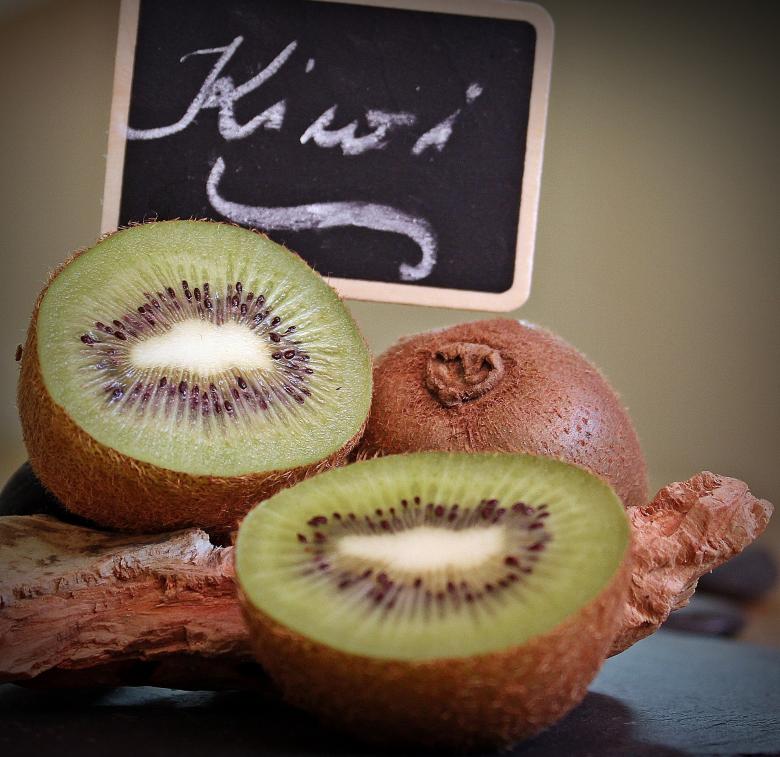 Free stock image of Kiwi Closeup created by Pixabay