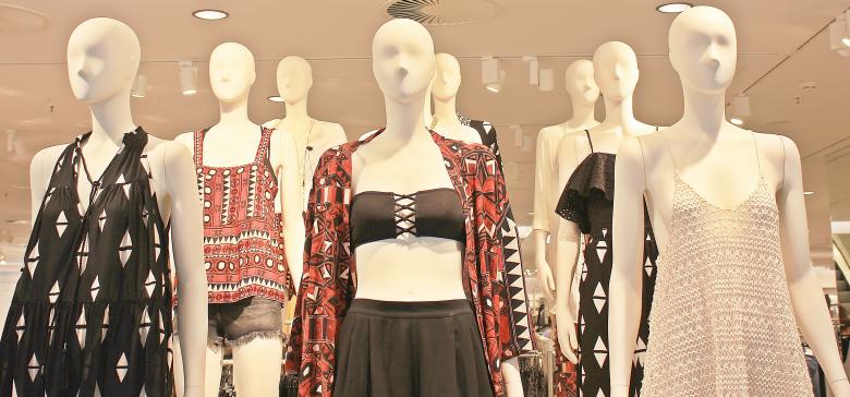 Free stock image of Mannequins in the Shop created by Pixabay