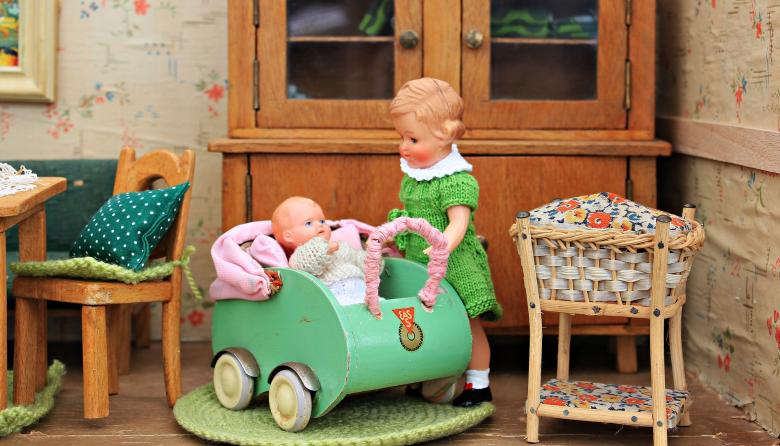 Free stock image of Doll House created by Pixabay