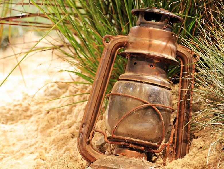 Free stock image of Old Lantern created by Pixabay