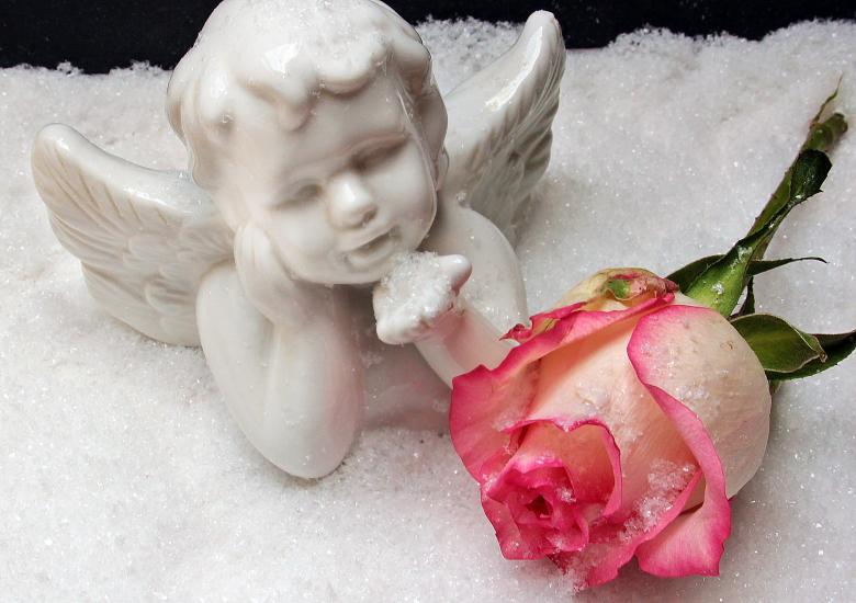 Free stock image of Christmas Angel created by Pixabay