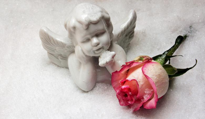Free stock image of Christmas Angel created by Pixabay