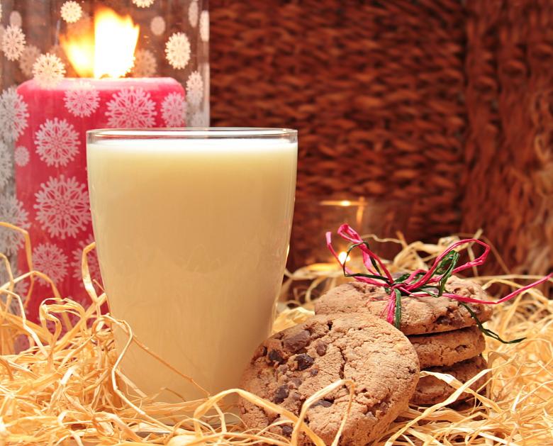 Free stock image of Milk n Cookies created by Pixabay