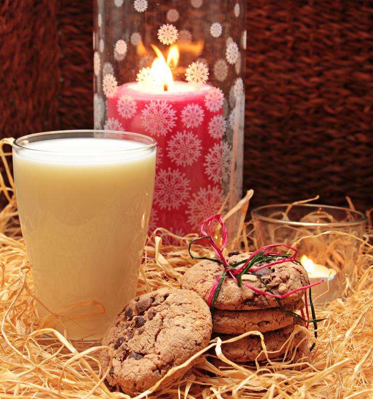 Free stock image of Milk n Cookies created by Pixabay
