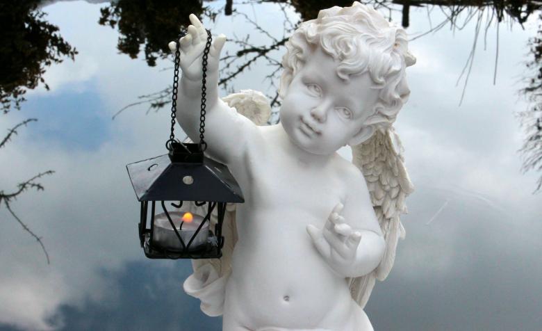 Free stock image of Angel Figure created by Pixabay