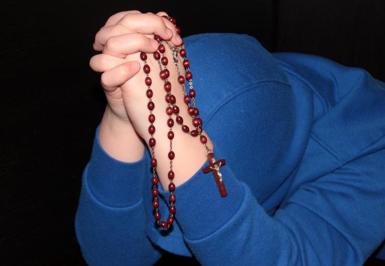Free stock image of Holding String of Beads - Praying created by Pixabay