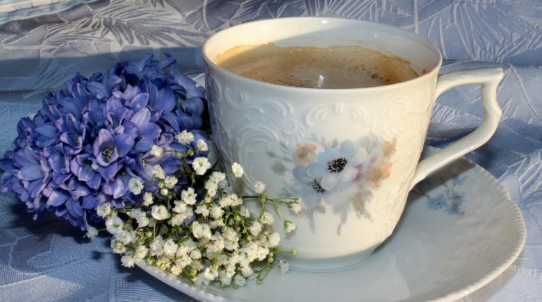 Free stock image of Coffee and Flowers created by Pixabay
