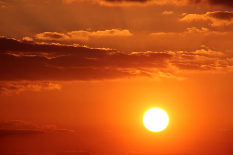 Free stock image of Setting Sun created by Pixabay