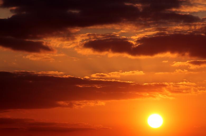 Free stock image of Setting Sun created by Pixabay