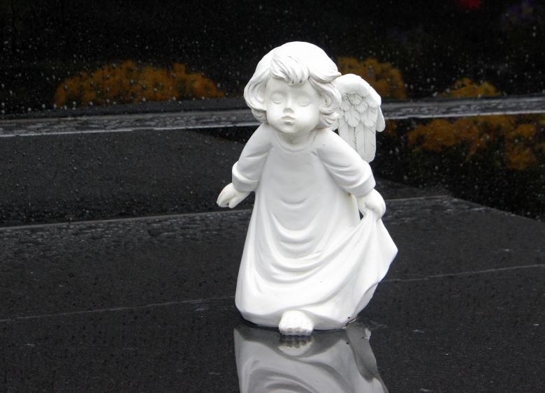 Free stock image of Angel Figure created by Pixabay