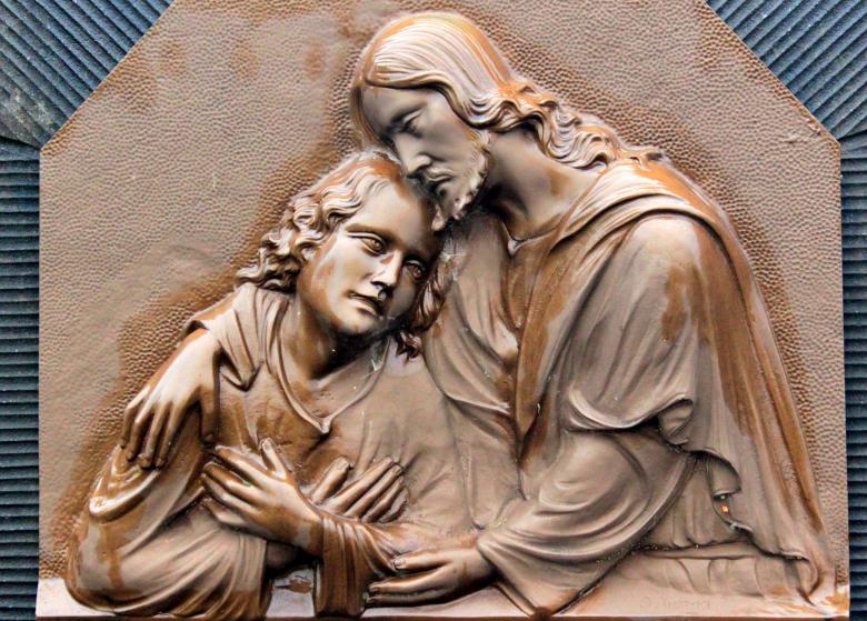 Free stock image of Jesus Sculpture created by Pixabay