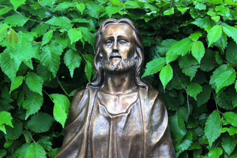 Free stock image of Jesus Sculpture created by Pixabay