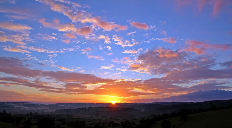 Free stock image of Sunsrise created by Pixabay