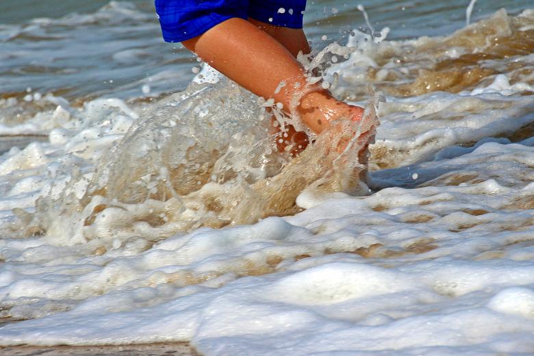 Free stock image of Playing With the Waves created by Pixabay