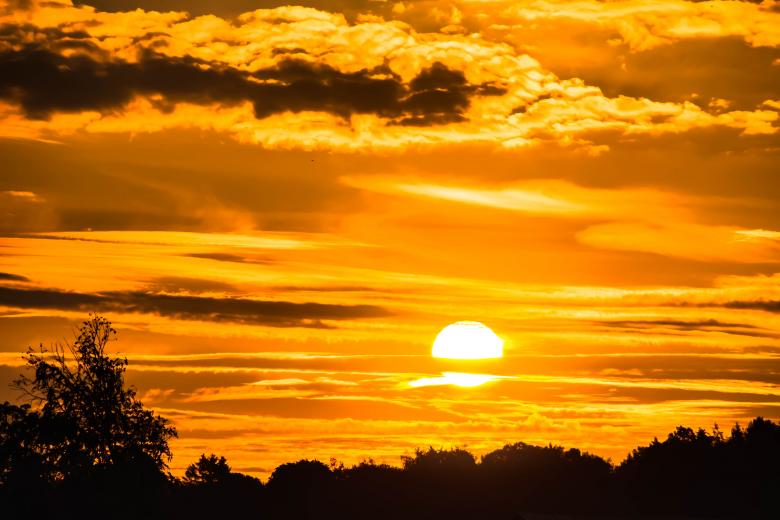 Free stock image of Setting Sun created by Pixabay