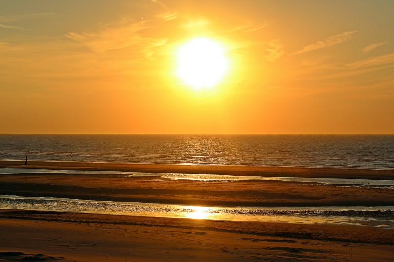 Free stock image of Setting Sun created by Pixabay