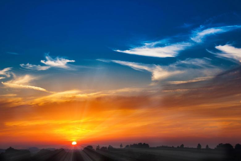 Free stock image of Setting Sun created by Pixabay