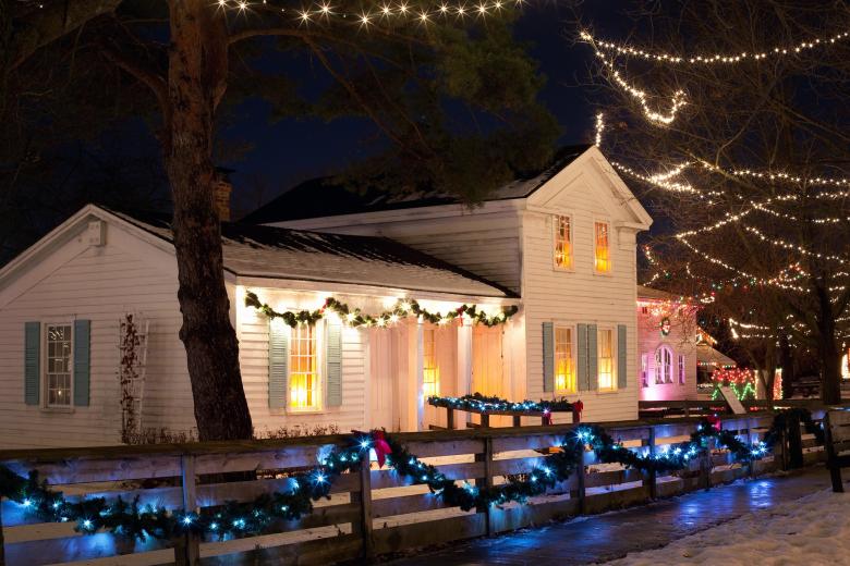 Free stock image of Christmas House created by Pixabay