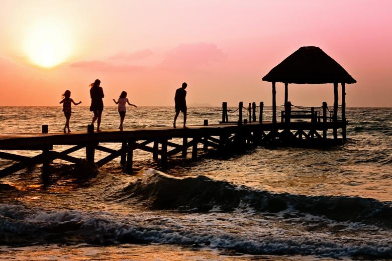 Free stock image of Family on the Dock created by Pixabay