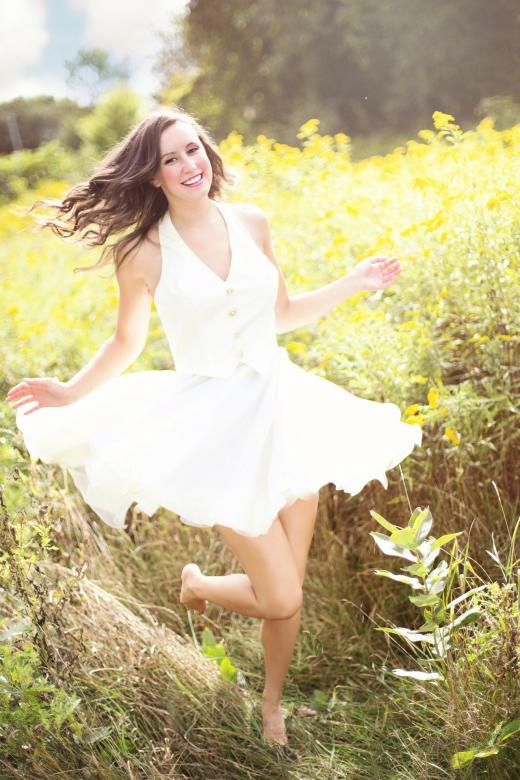 Free stock image of Posing in the Field created by Pixabay
