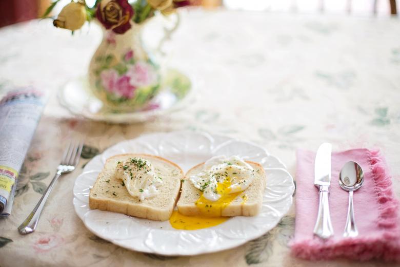 Free stock image of Poached Eggs on Toast created by Pixabay