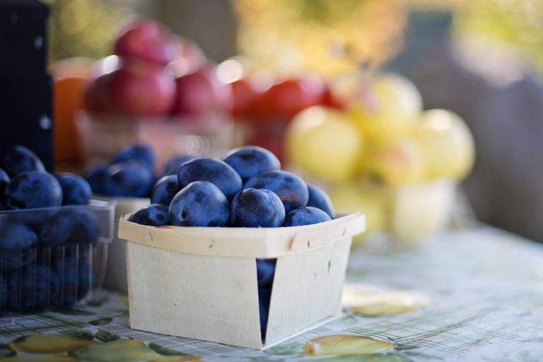 Free stock image of Fruit on the Table - Blueberries and Grape created by Pixabay