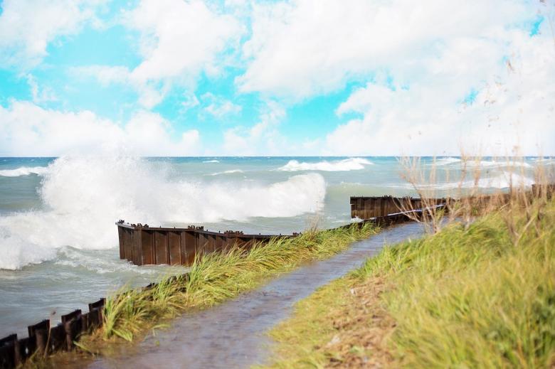 Free stock image of Waves Crashing created by Pixabay