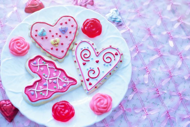 Free stock image of Creamy Biscuits for Valentine created by Pixabay