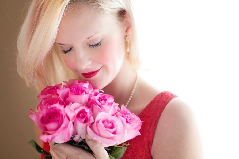 Free stock image of Woman With Roses created by Pixabay