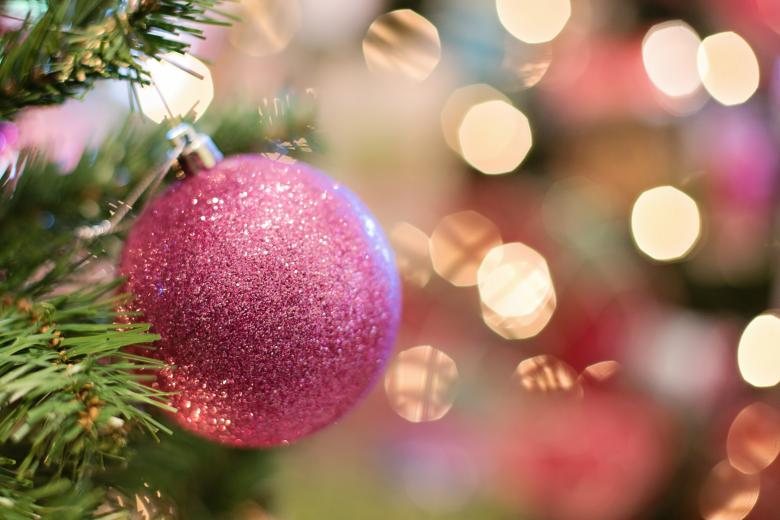 Free stock image of Christmas Bauble created by Pixabay